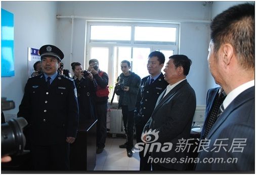 国内首支村警队伍在黑龙江宁安市宣誓上岗